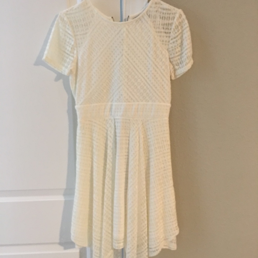 White dress 4p